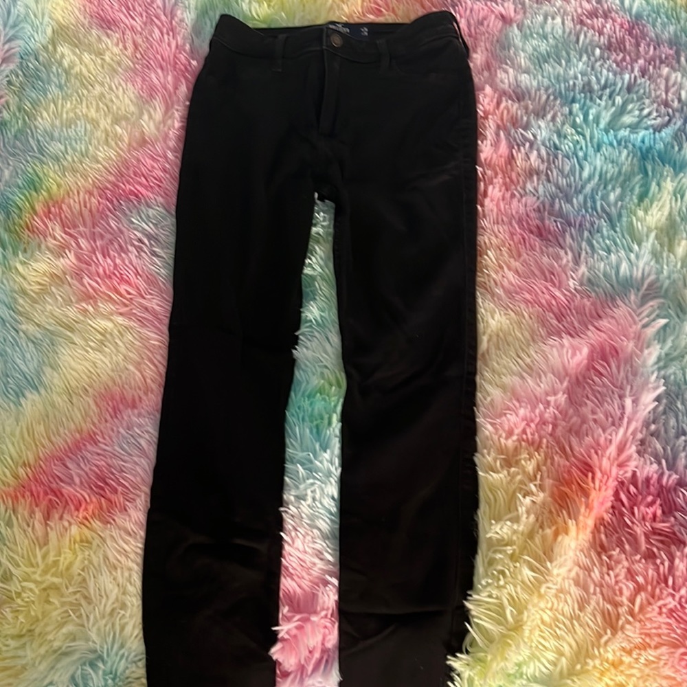 Black hollister skinny jeans
